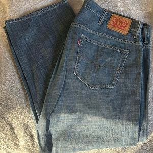Men’s Levi’s 569 Relaxed Denim Jean Light Wash 42x30 Straight Leg Big & Tall